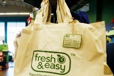 “环保袋”真的比“塑料袋”环保？ | 数据说NO！